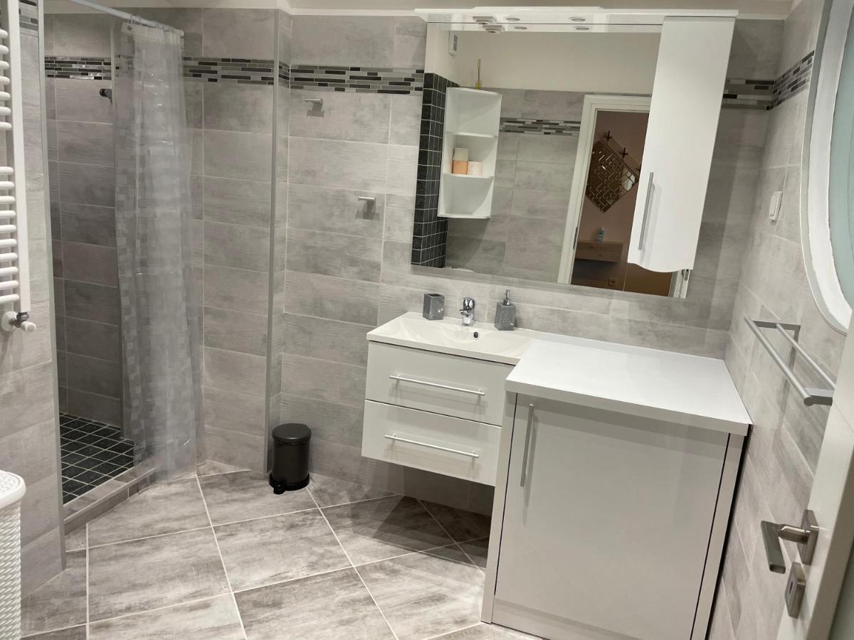 Fancy Westpark 2 Residence Lakeview W7 Bucureşti Eksteriør bilde