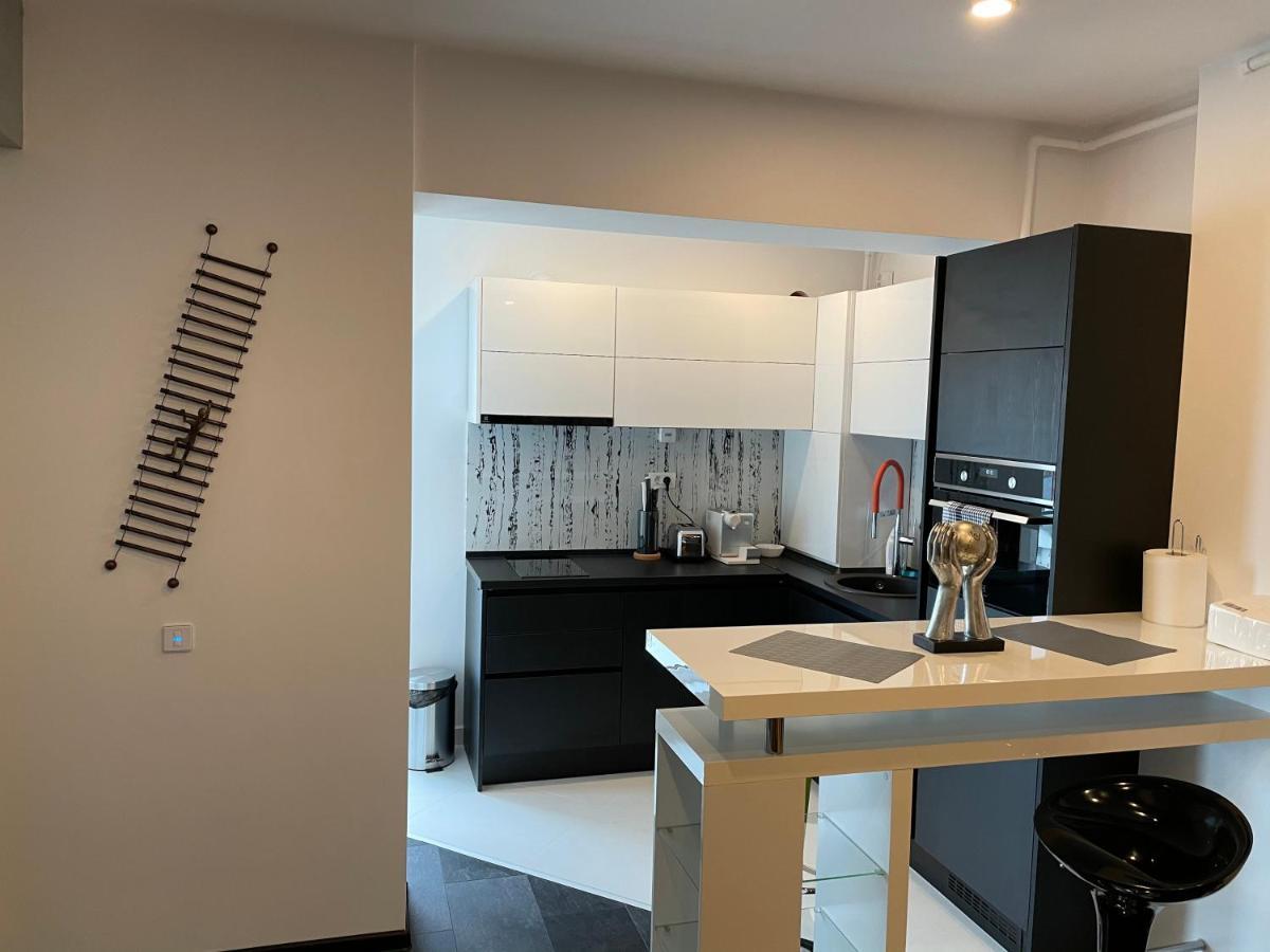 Fancy Westpark 2 Residence Lakeview W7 Bucureşti Eksteriør bilde